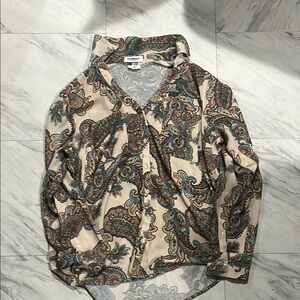 Express Blouse in Cream and Green with Elegant Design